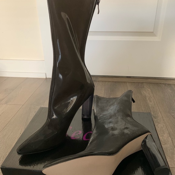 BRAND NEW Transparent Calf Boots - Picture 4 of 5